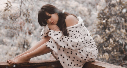 inceteaza-sa-pretinzi-ca-esti-fericita