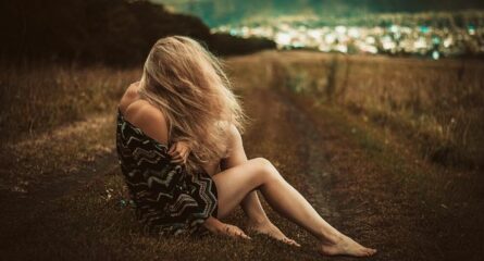 sarpele-veninos-care-devoreaza-fericirea