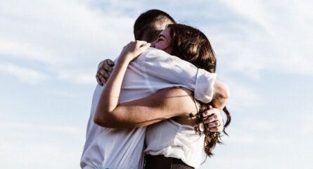 ai-incercat-cu-disperare-sa-o-faci-sa-ramana-cu-tine