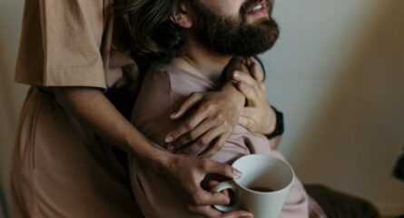 barbat-felul-in-care-prepara-cafeaua
