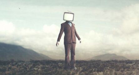 mass-media-manipuleaza-opinia