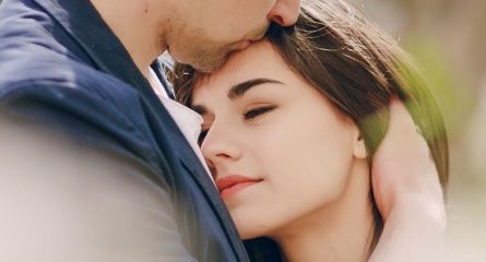 https://www.freepik.com/free-photo/couple-city_1277557.htm#position=11
