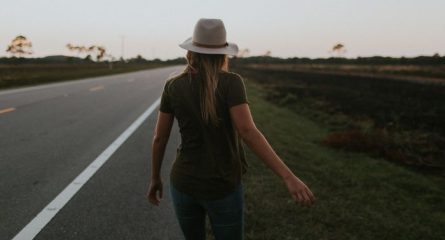 unii-oameni-sunt-doar-lectii-in-viata-ta