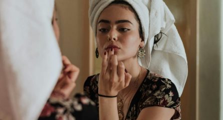 ce-imbatraneste-o-femeie-mai-mult-decat-ridurile