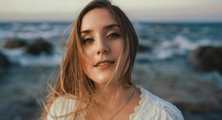 oameni-fericiti-suflete-triste