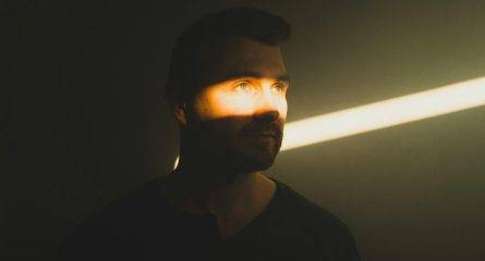 comportament-manipulativ-persoane-care-se-prefac